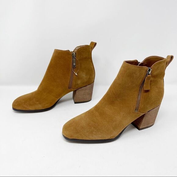 Blondo Round Toe Zip Block Heeled Booties Size 10 Waterproof - Picture 2 of 6